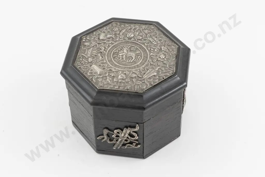 Indian Ebonised & Silver Mounted Octagonal Lidded Box Image 1++