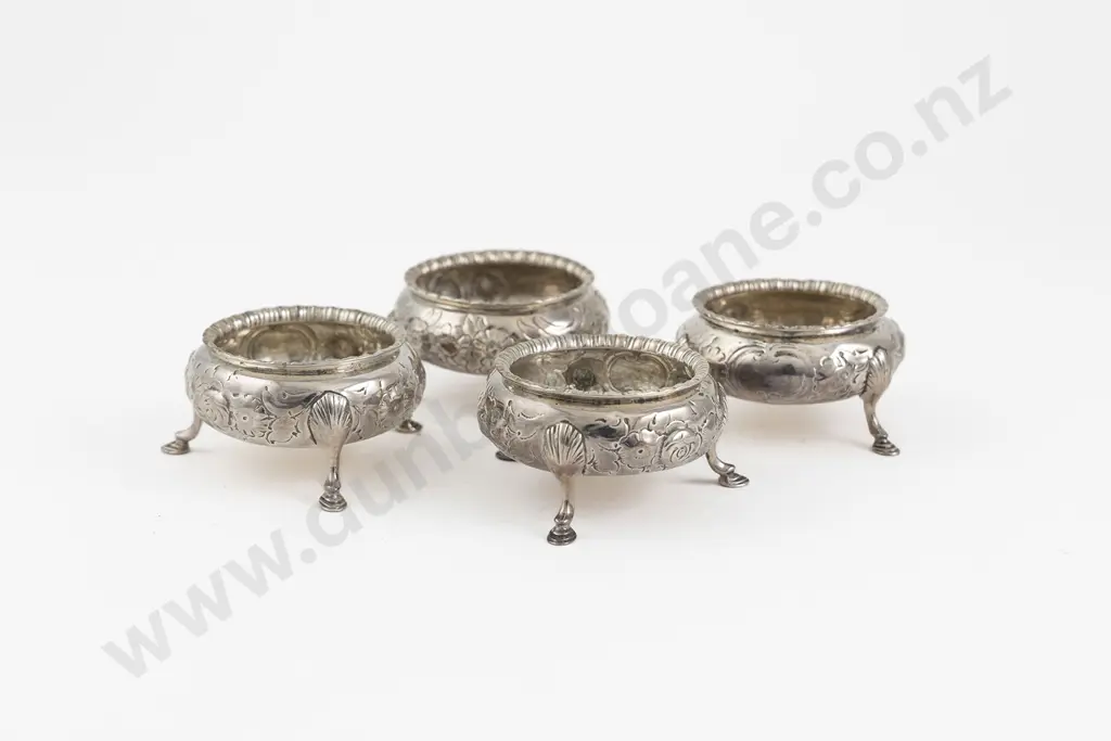 Set Of 4 Vict S/S Circular Salts Image 1++