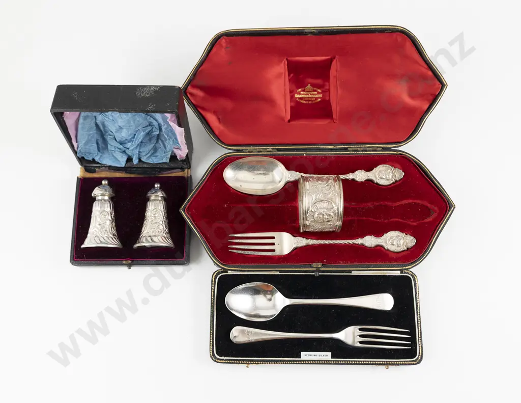 Cased Pair Vict S/S Pepperettes Image 1++