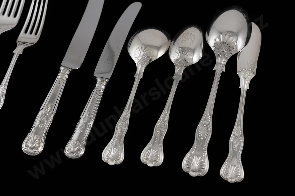 A Fine Quality QEII S/S 64 Piece (8 Place) Suite Of Kings Pattern Cutlery Image 1++