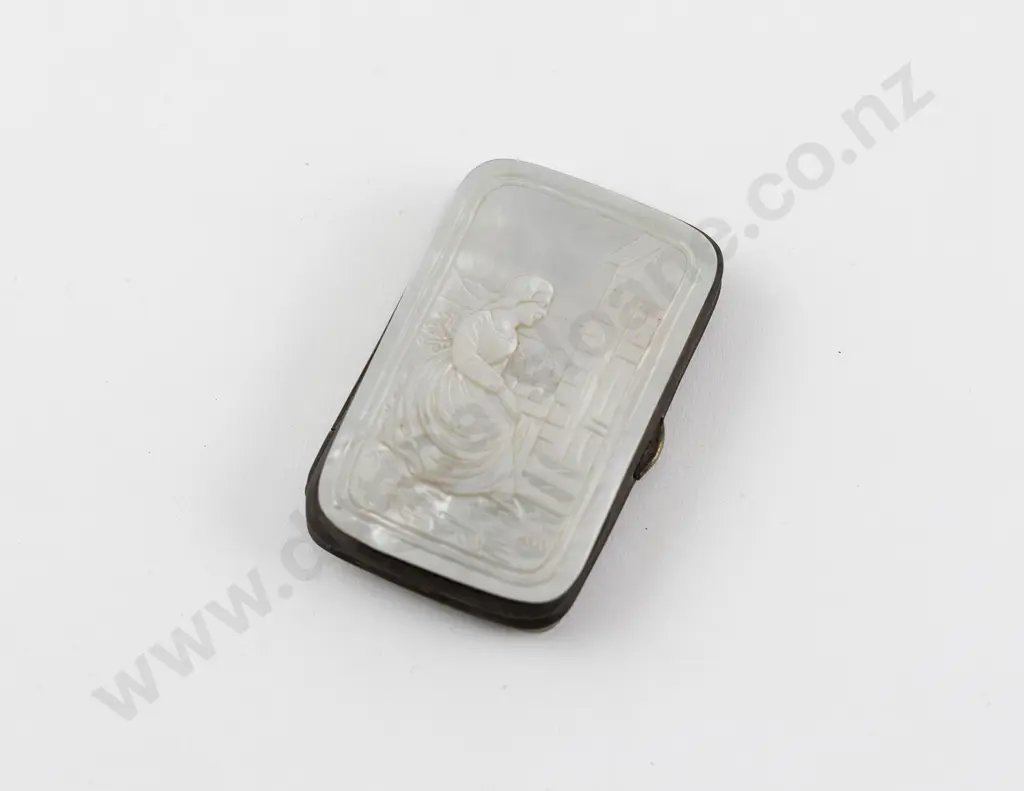 Late Vict MOP Mounted Coin Purse Image 1++