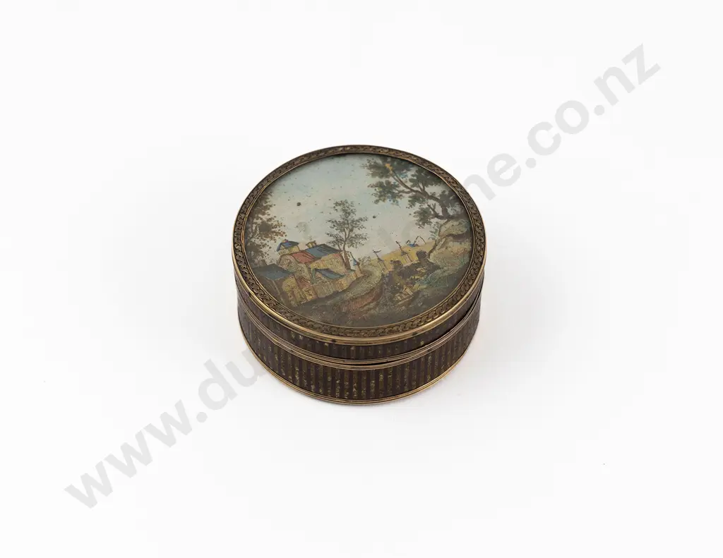 C19th European Tortoiseshell & Gold Circular Snuff Box Image 1++
