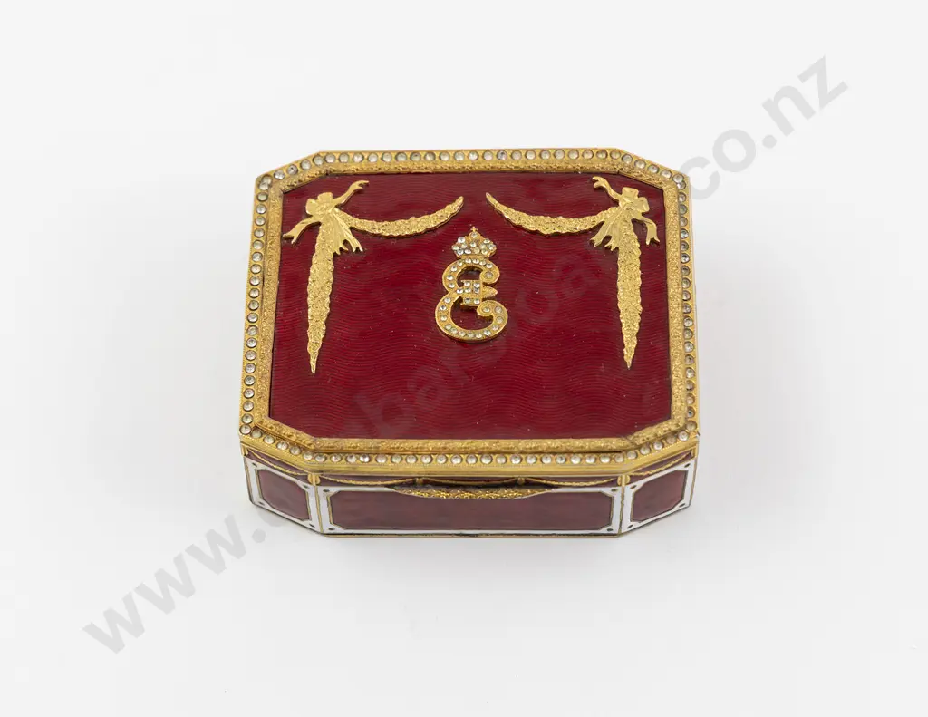 Attractive Italian Gilt Metal & Red Guilloche Enamel Cigarette Box Image 1++
