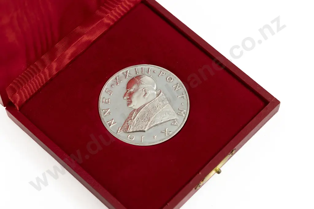 A Pope John XXIII Medal Presented To Sir Walter Nash On A Visit To Rome Image 1++