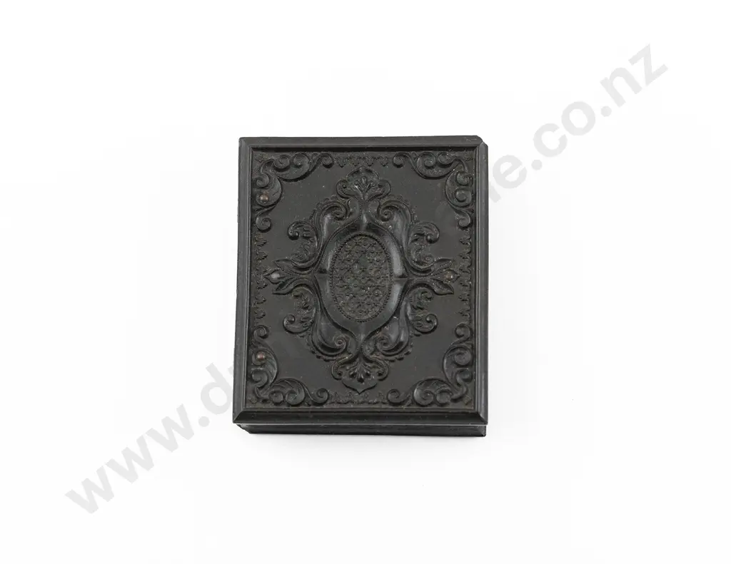 Vict Ambrotype Photo Of A Gent Image 1++