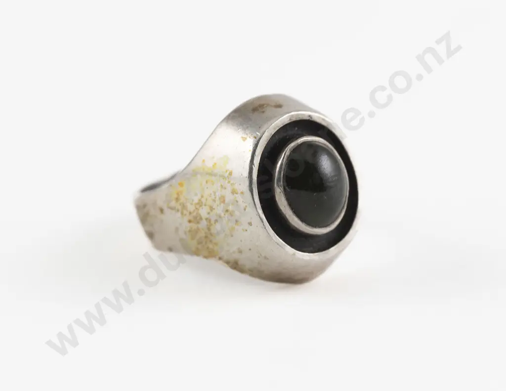 NZ Peter Minturn S/S and Onyx Ring Image 1++