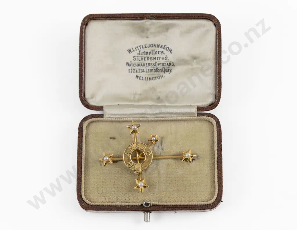 NZ Littlejohn & Son 15ct Southern Cross 'Sweet Heart' Brooch Image 1++