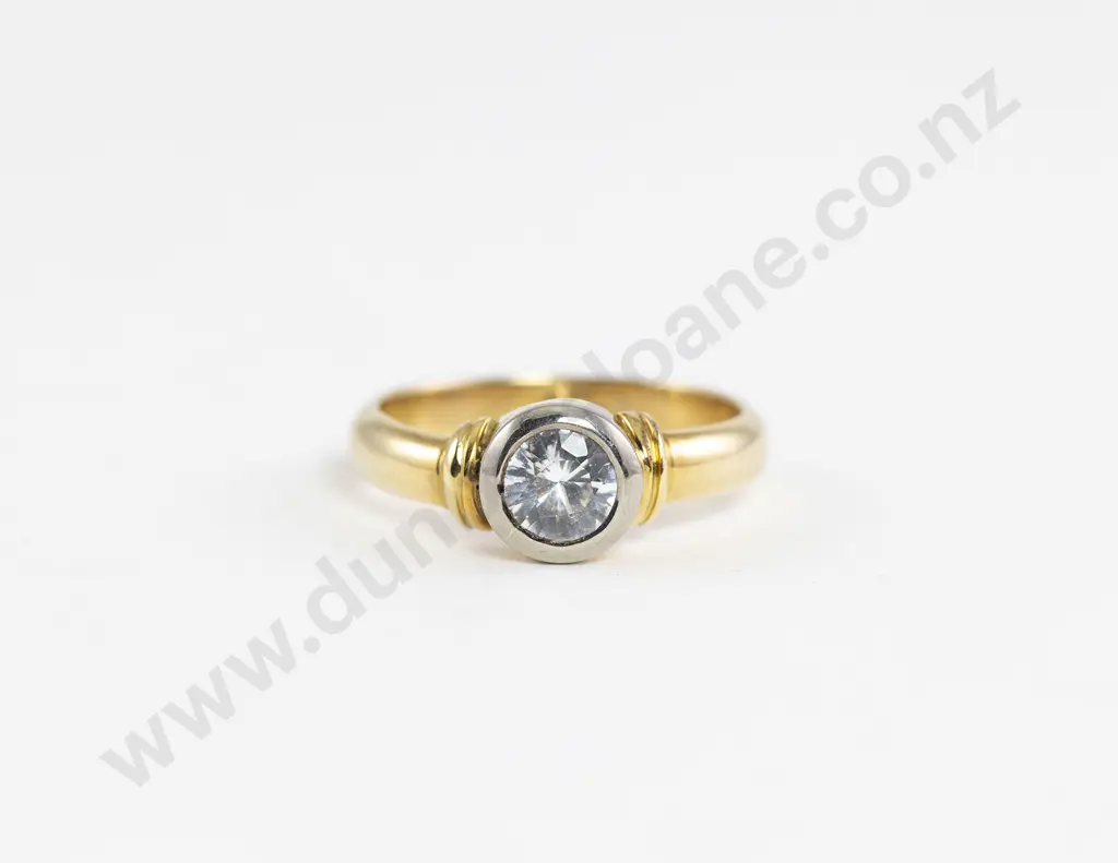 18ct/9ct Single White Sapphire Ring Image 1++