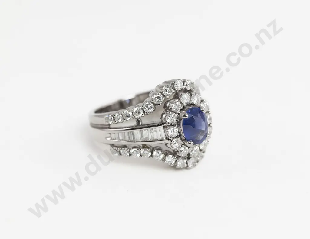 18ct Ceylonese Sapphire and Diamond Cluster Ring Image 1++
