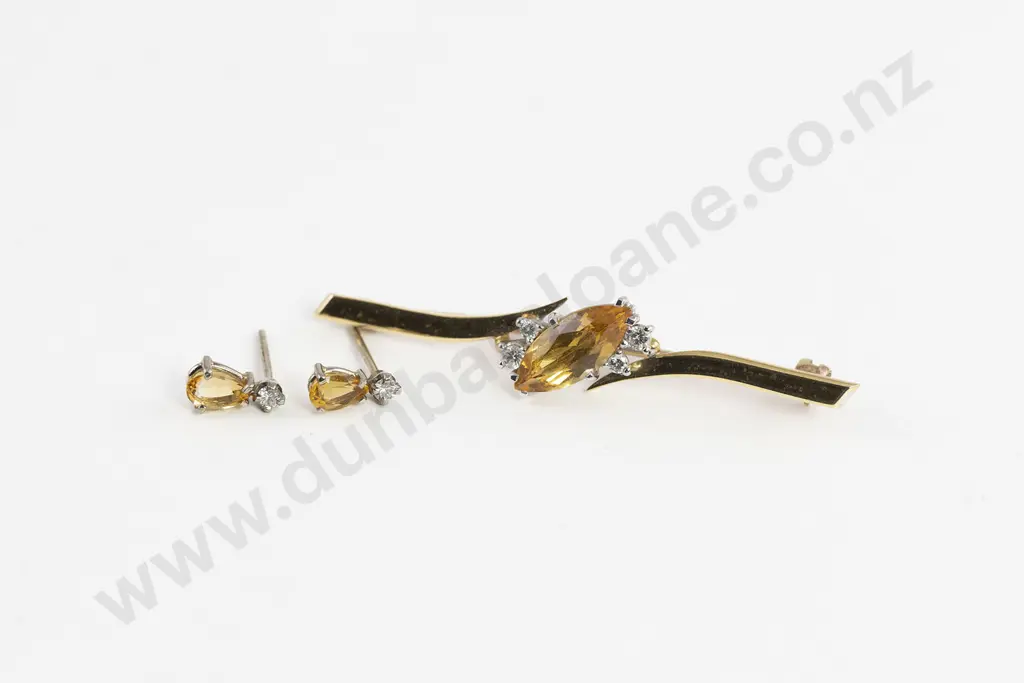 18ct Yellow Sapphire and Diamond Bar Brooch Image 1++