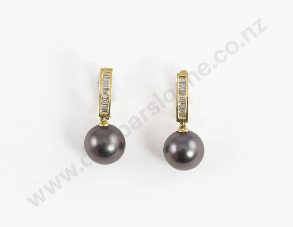 1064 Studio 18ct Diamond and South Sea Black Pearl Earrings Image 1++