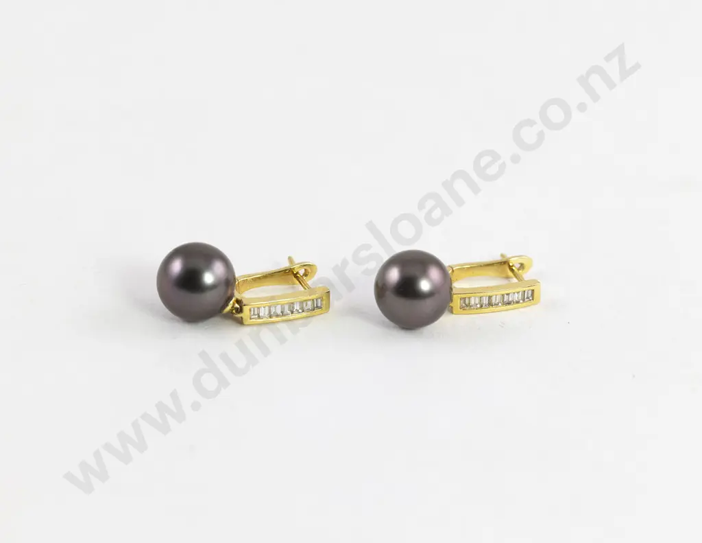 1064 Studio 18ct Diamond and South Sea Black Pearl Earrings Image 1++