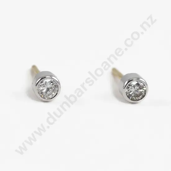 18ct Yellow and White Gold Solitaire Diamond Stud Earrings
