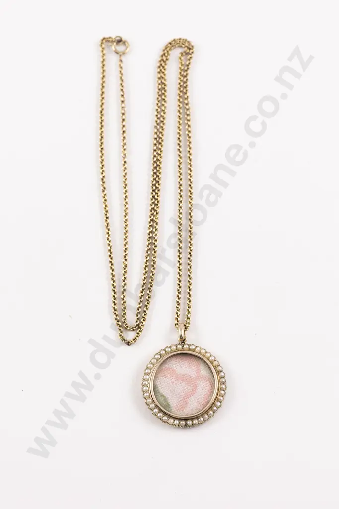 Edwardian 9ct Circular Photo Locket Image 1++