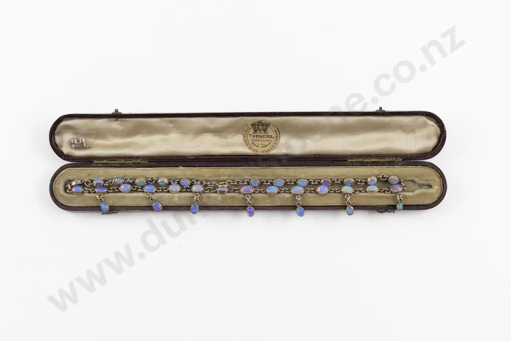 Late Victorian 9ct Jelly Opal Necklace Image 1++