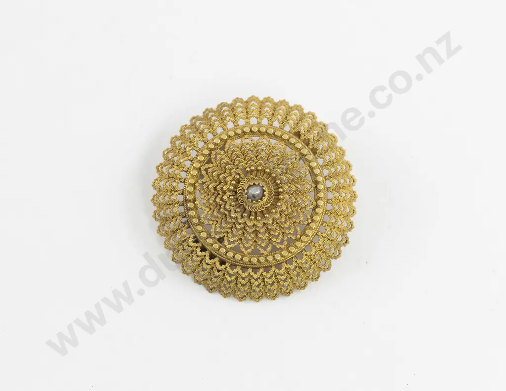 Victorian 22ct Circular Brooch Image 1++