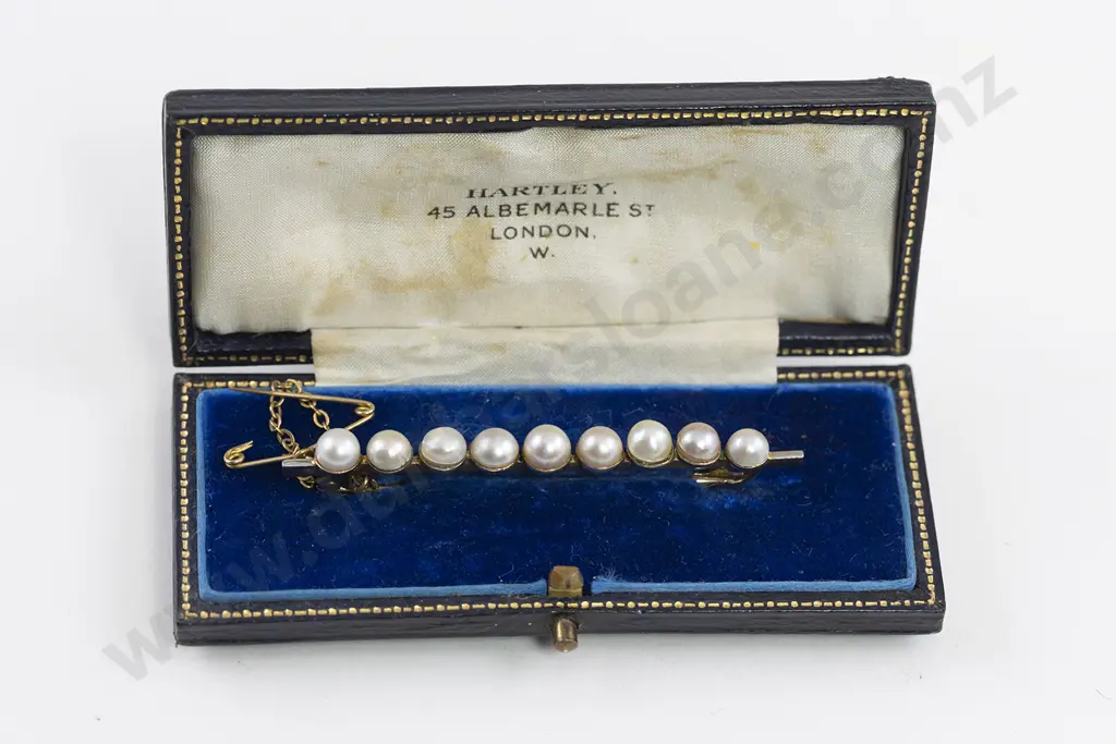 Art Deco 18ct Nine Pearl Bar Brooch Image 1++