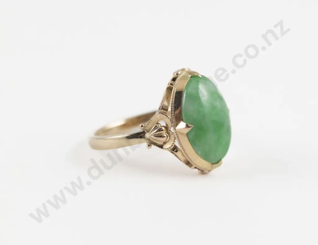 18ct Single Mottled Apple Green Jade Ring Image 1++