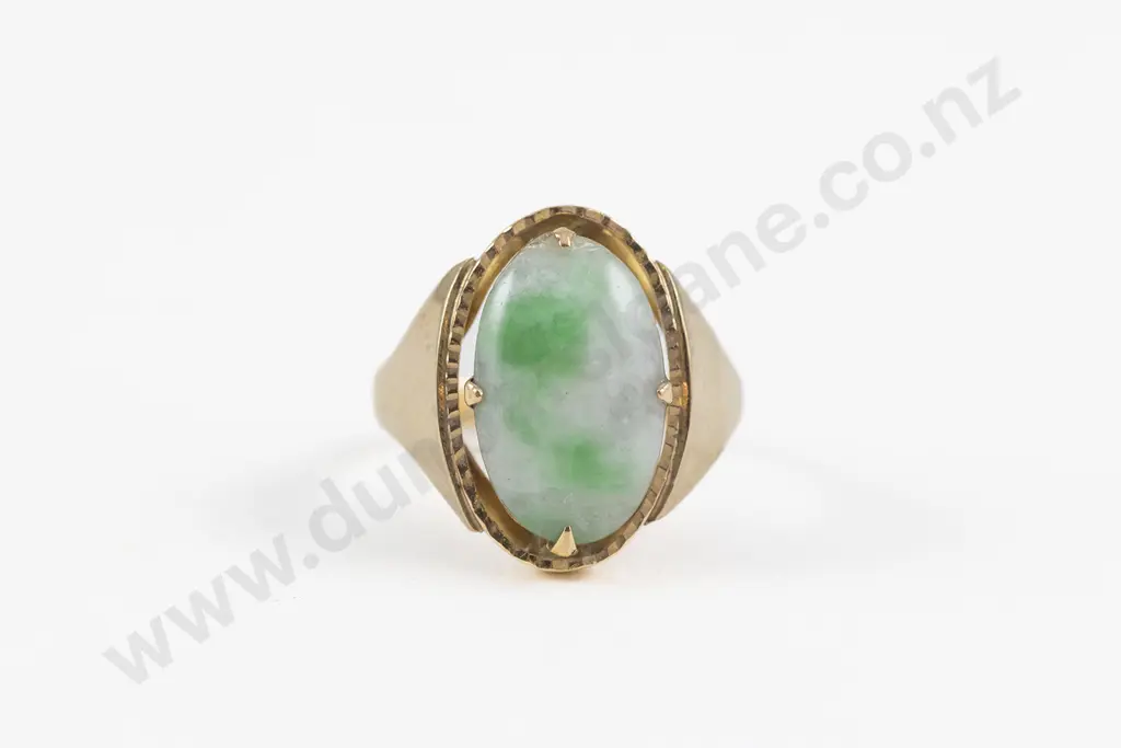 18ct Single Mottled Apple Green and White Jade Ring Image 1++