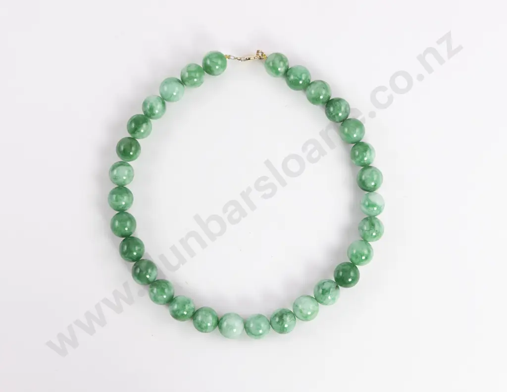 Single Strand Uniform Mottled Apple Green Jade Bead Necklace Image 1++