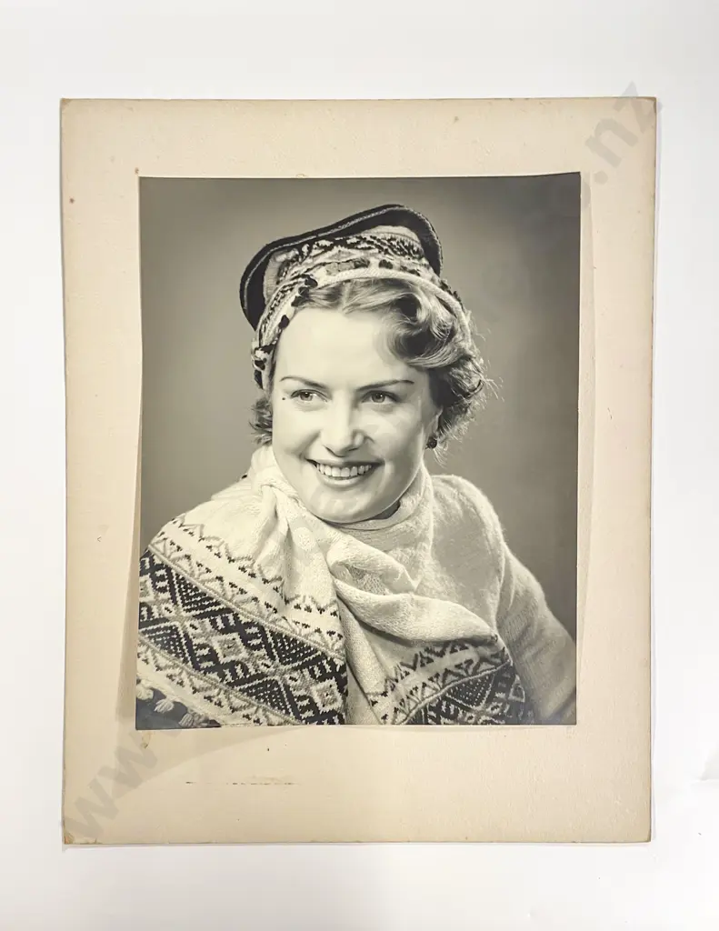 Collection Twenty Casbolt Studio Portrait Studies Mounted on Card Image 1++