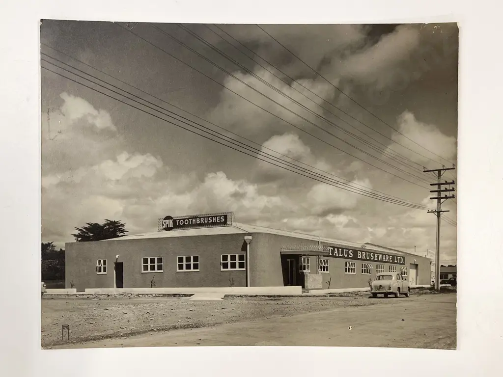 Collection Geoff W. Perry Studio Portraits Circa 1950s Image 1++
