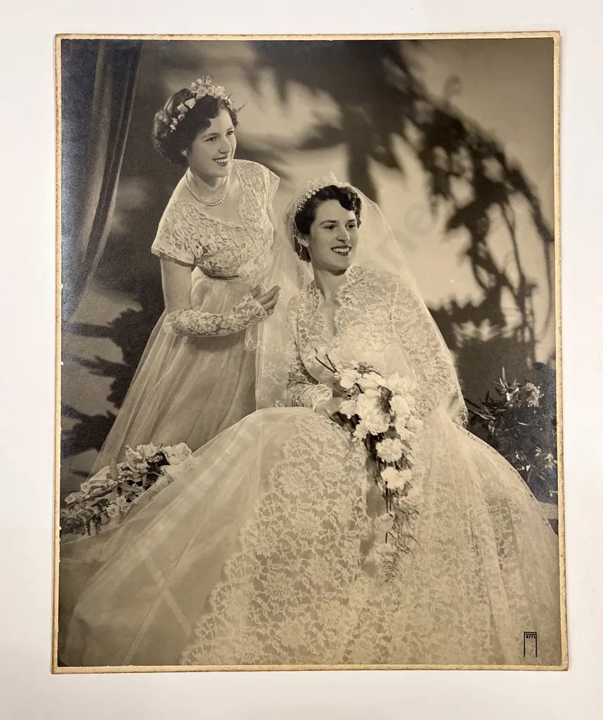 Collection Geoff W. Perry Studio Bridal Portraits with Portraits Image 1++