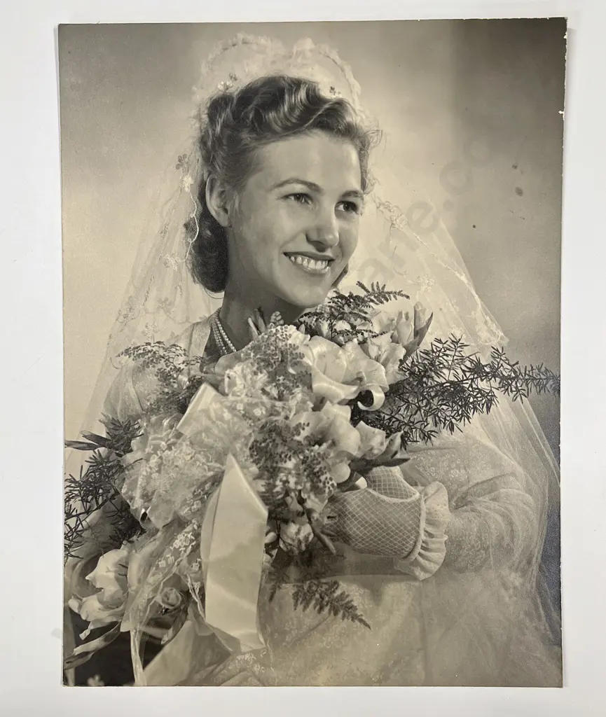 Collection Geoff W. Perry Studio Bridal Portraits with Portraits Image 1++