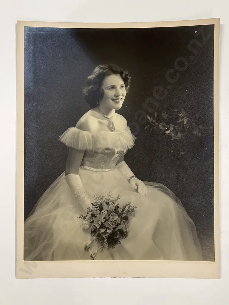 Collection Perry Studio Bridal and Debutante Portraits Image 1++
