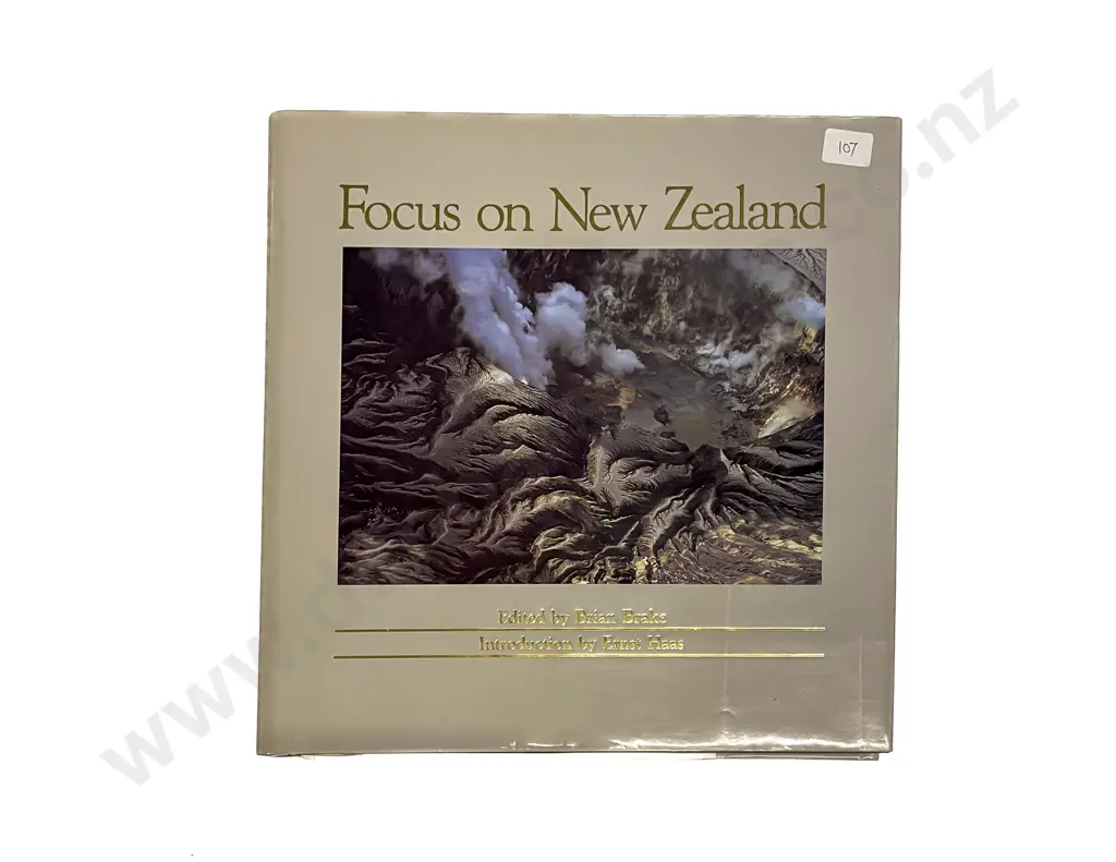 Focus on New Zealand Edited by Brian Brake Image 1++