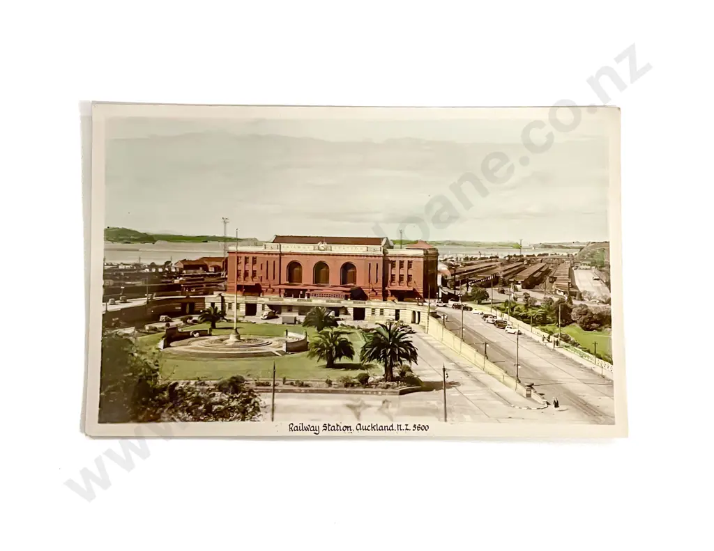 Album Early Mid C20th NZ Postcards including Maori Image 1++