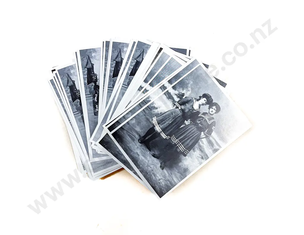 Bulk Quantities of Modern Postcards -  Ans Westra Image 1++