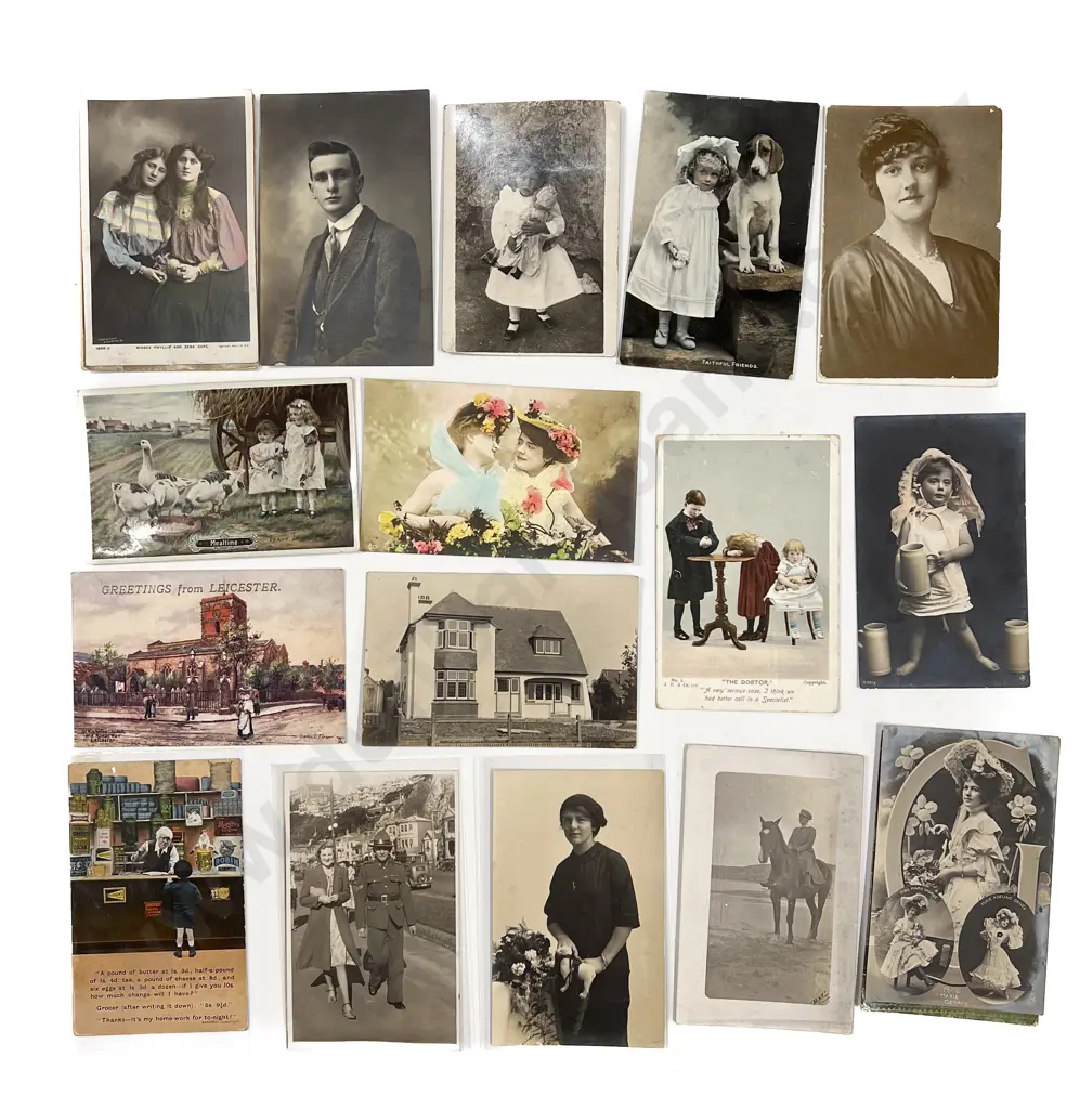 Quantity Mixed NZ & World Postcards Image 1++
