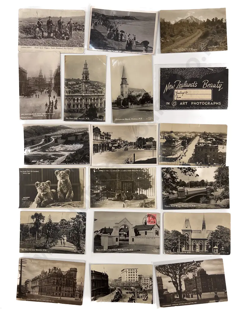 Quantity Mixed NZ & World Postcards Image 1++