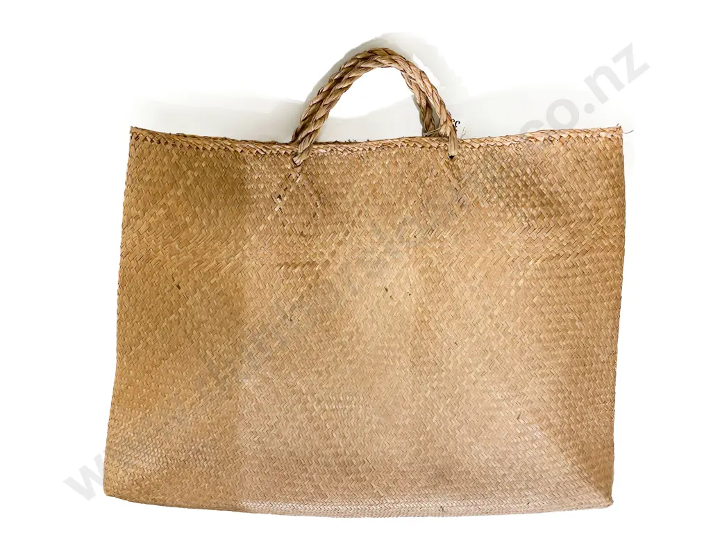Large Flax Woven Kete Image 1++