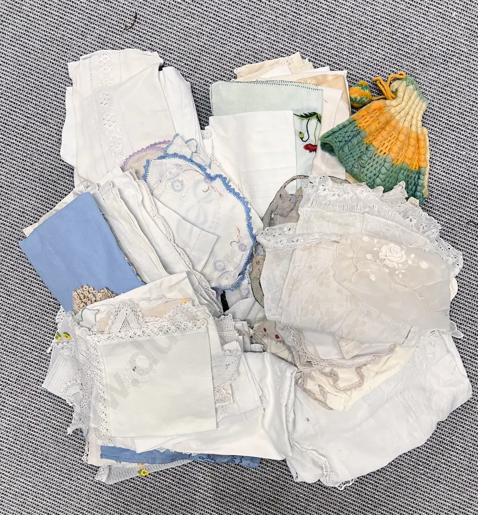 Collection Vintage Linen Image 1++