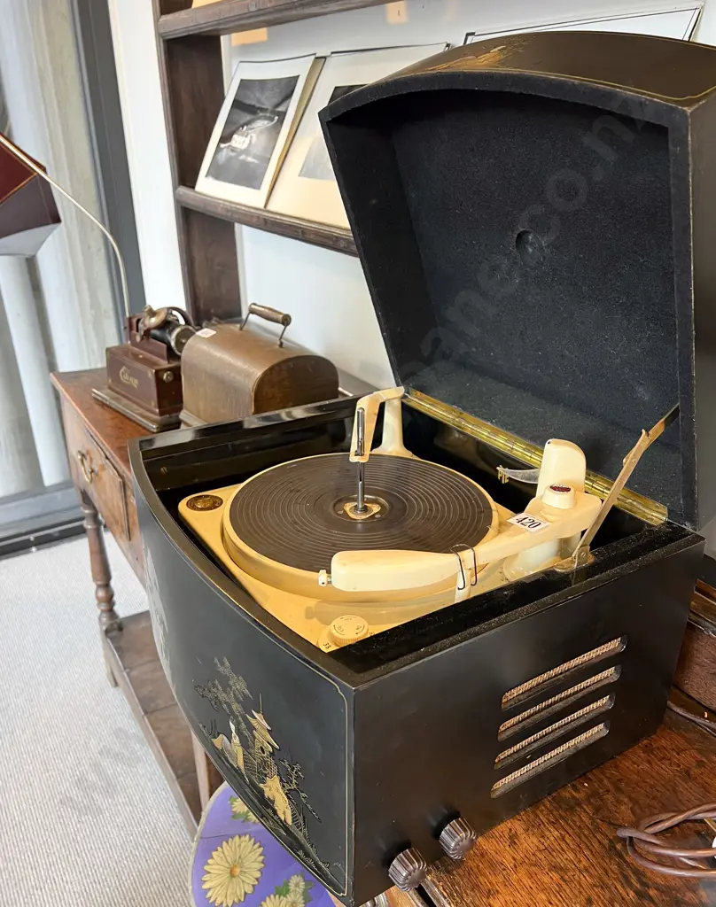 Tabletop PYE Monarch BSR Record Player Image 1++
