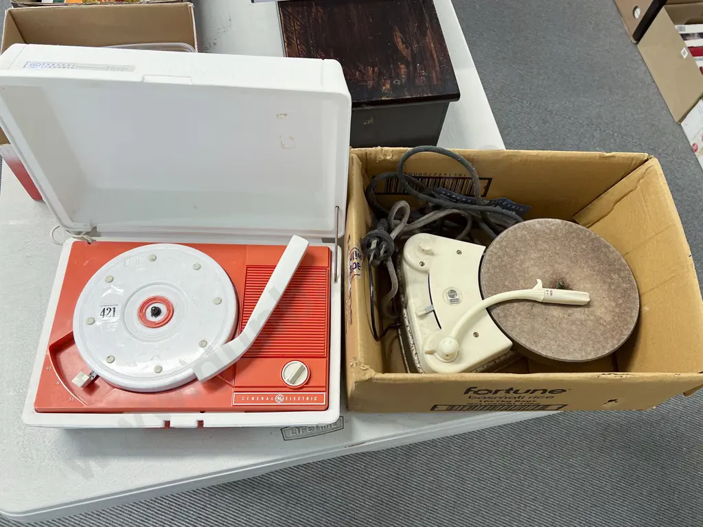 General Electric All Plastic Portable Record Player and Philips Image 1++