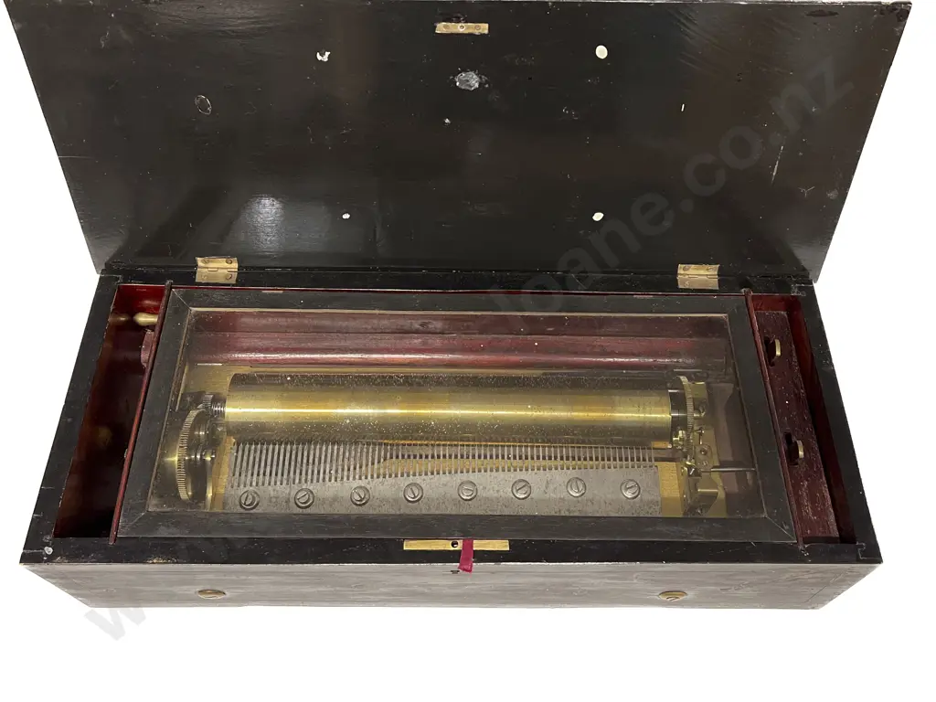 Late Victorian Tabletop Cylinder Music Box Image 1++