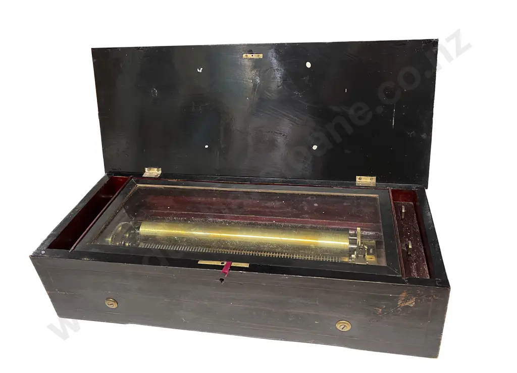 Late Victorian Tabletop Cylinder Music Box Image 1++