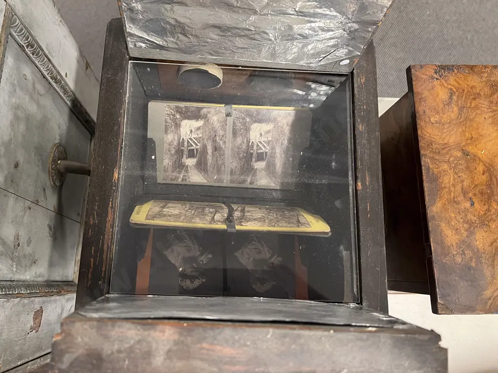 Victorian A. Becker's Patent USA Tabletop Stereoscope Image 1++