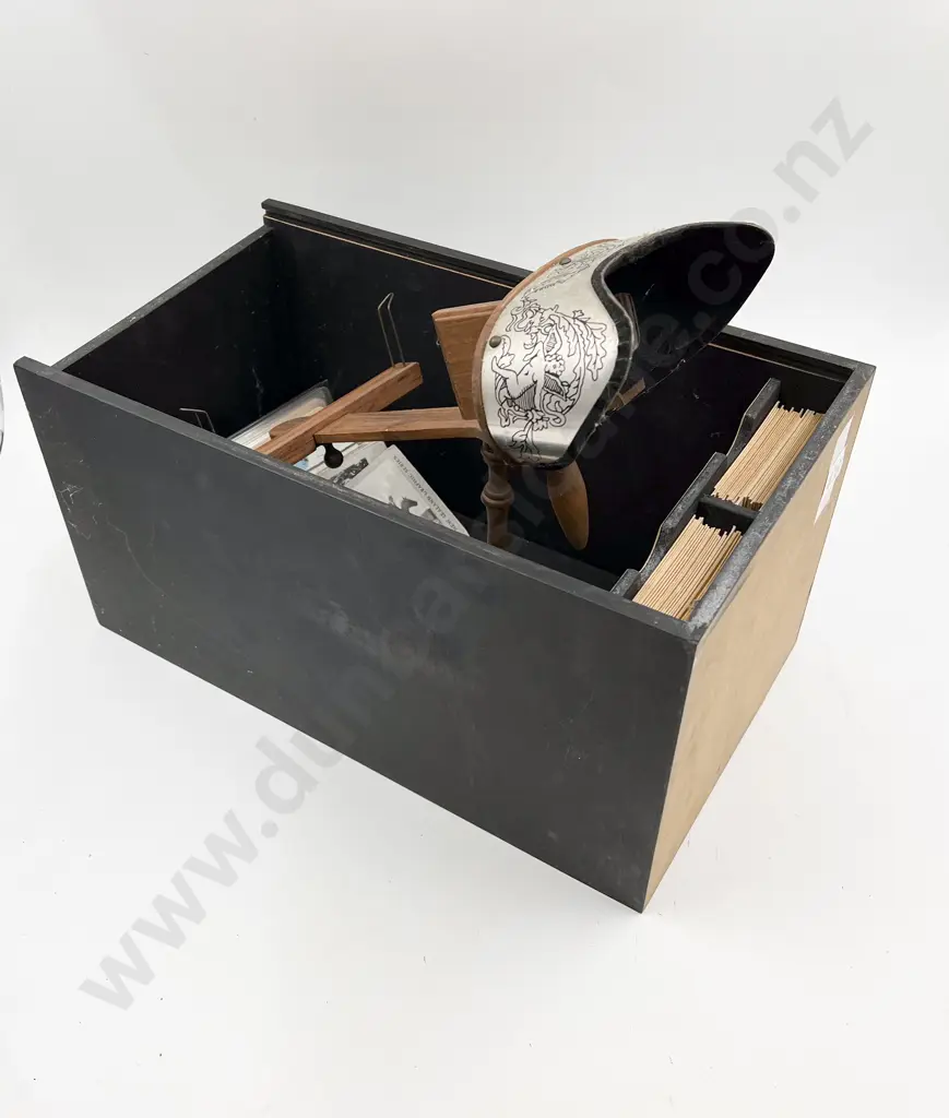 Modern Crafted Handheld Stereoscope with Selection of Cards Image 1++