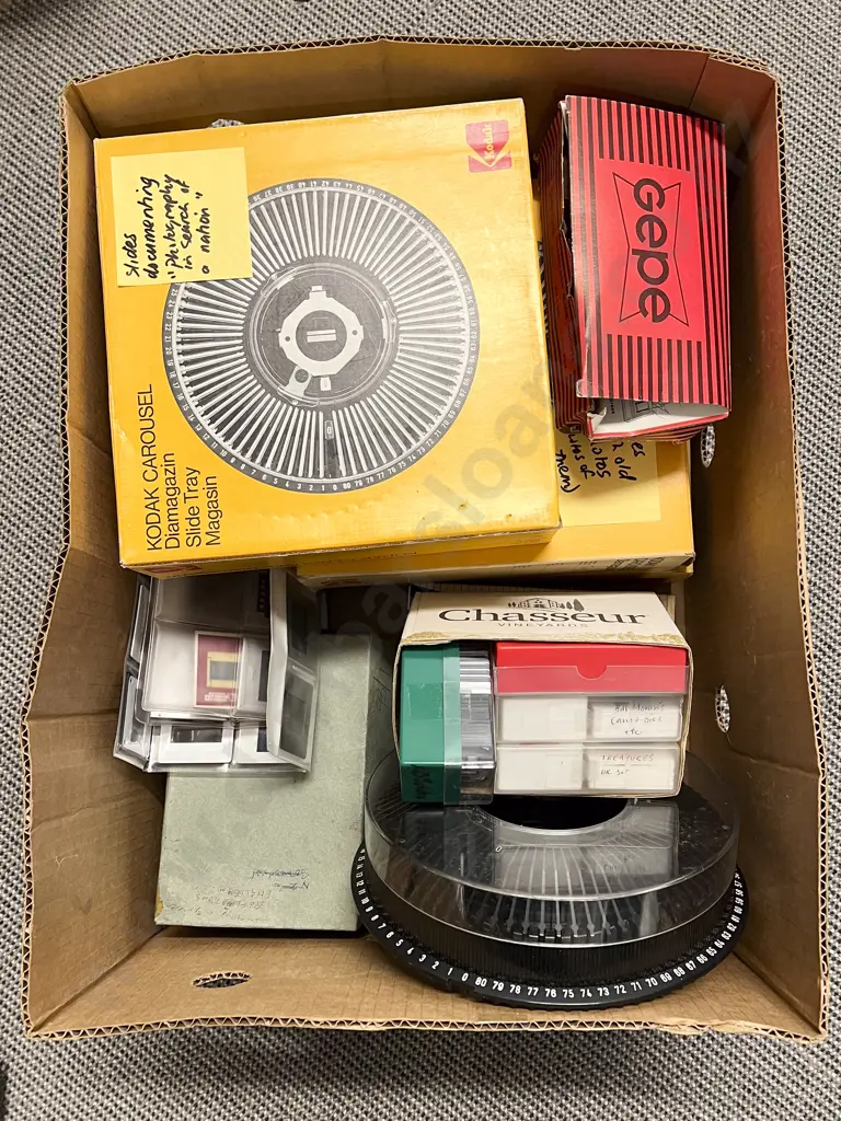 Large Quantity of Carousel Slide Tray with Various Slides Image 1++