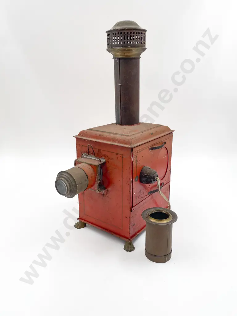(German) Tinplate Childs Magic Lantern with Slides Image 1++
