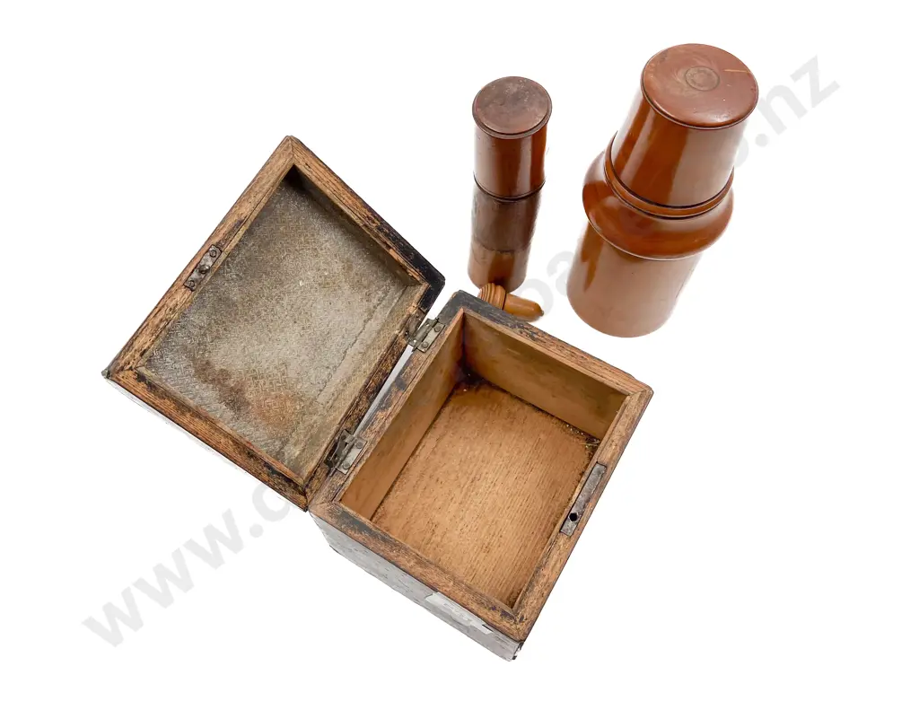 Victorian Rosewood Tea Caddy and Treen Image 1++