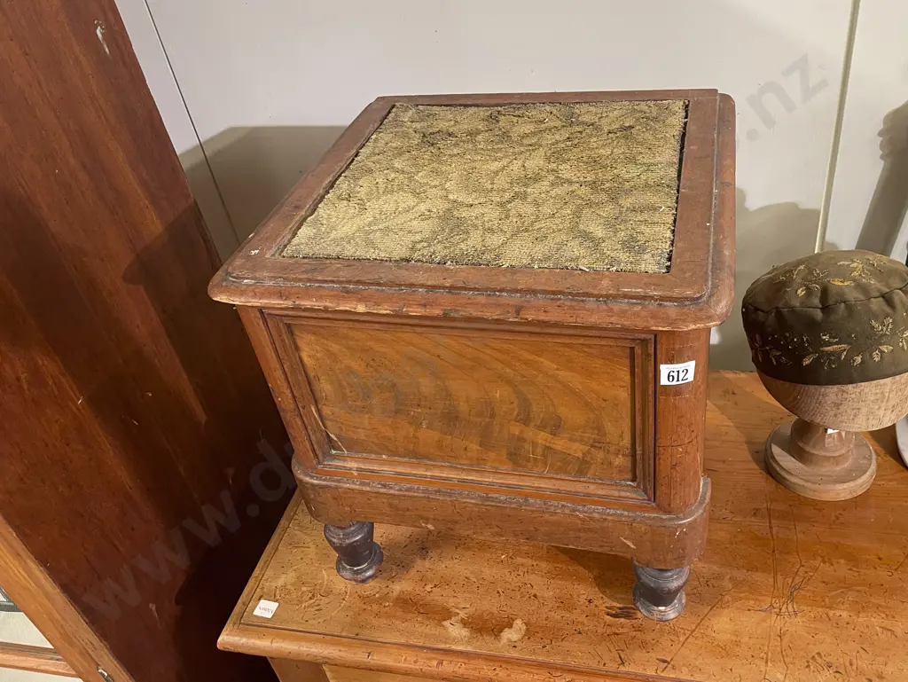 Victorian Faded Flame Mahogany Commode Stool Image 1++