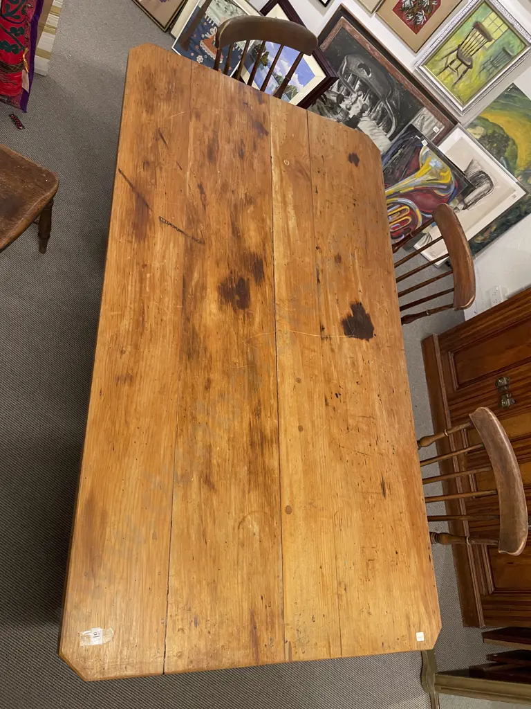 NZ Colonial Kauri Six Seater Dining Table Image 1++