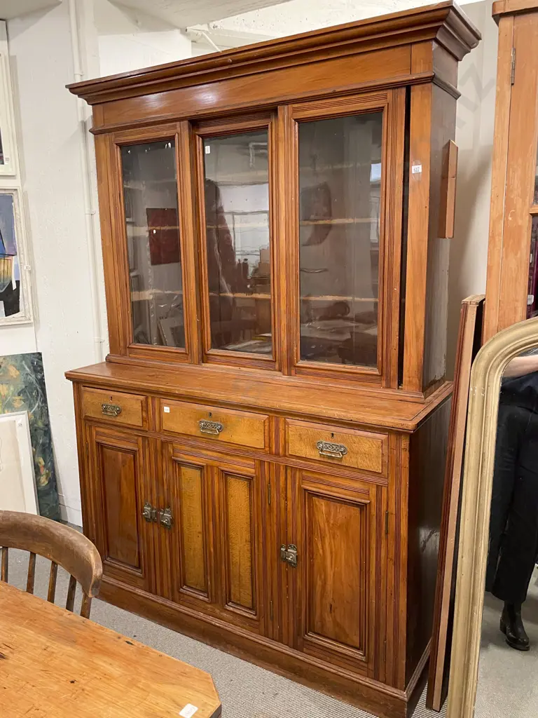 NZ Colonial Rimu Bookcase Cabinet Image 1++