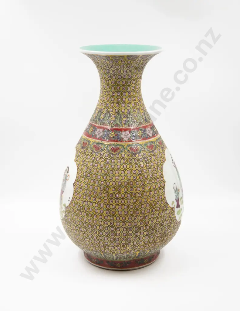 Chinese Decorative Vase Image 1++