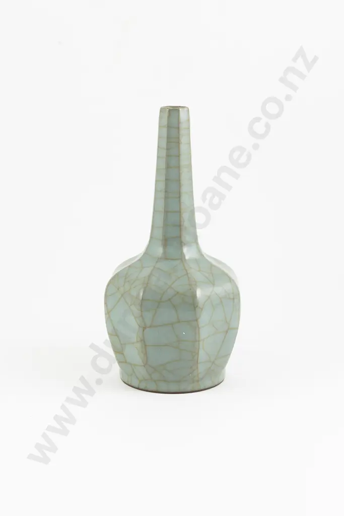 Qing Dynasty Guan Style Octagonal Vase Image 1++
